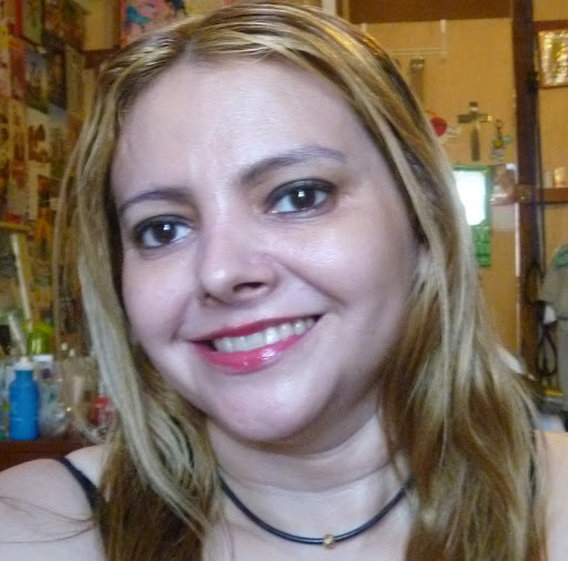 Elizabeth Hurtado Photo 17