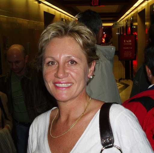 Julie Rogers Photo 9