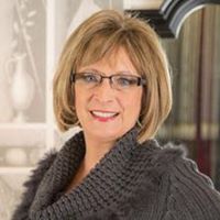 Kelly Gerber Photo 17