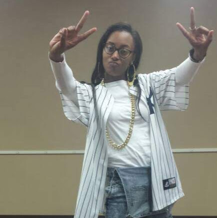 Alexis Saunders Photo 30