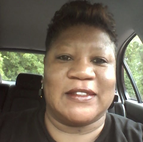 Pamela Jones Photo 46