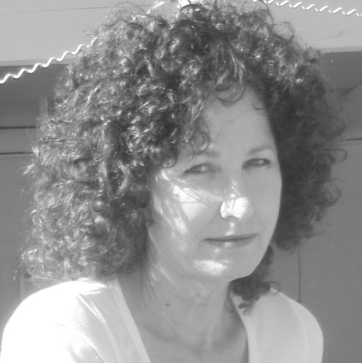 Julie Smiley Photo 36