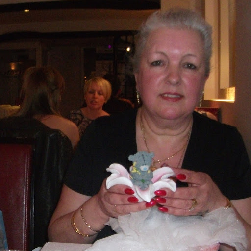 Elaine Reid Photo 21
