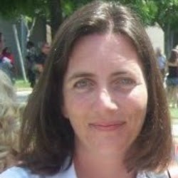 Alison Thompson Photo 3