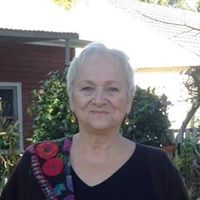 Elizabeth Livingston Photo 44