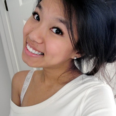 Emily Yang Photo 27