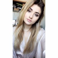 Alexis Graham Photo 10