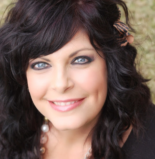 Michele Gardner Photo 35