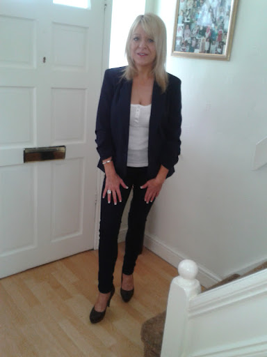 Annie Edwards Photo 17