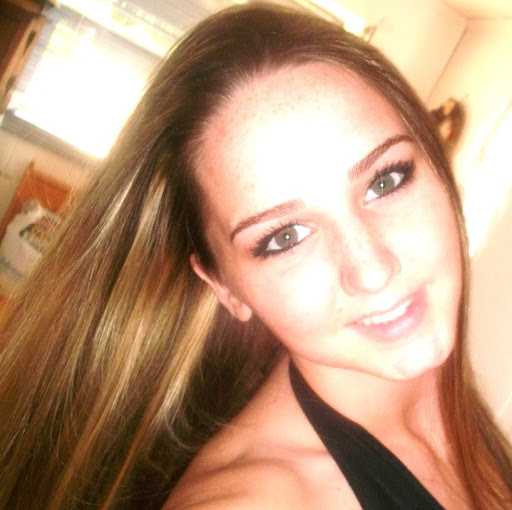 Rebecca Hill Photo 36