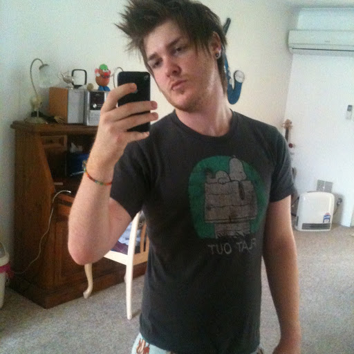 Alexander Howell Photo 11