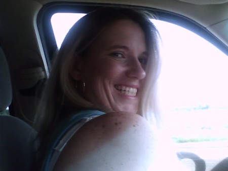 Amanda Hastings Photo 6