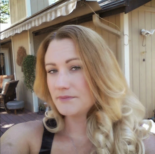 Shannon Larsen Photo 17