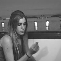 Laura Lowen Photo 3