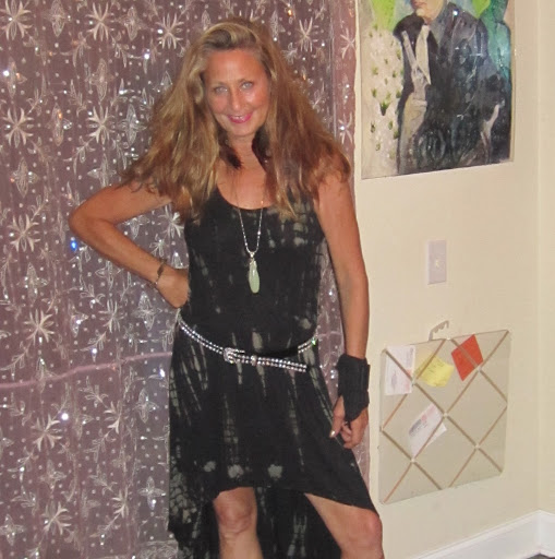 Anne Howell Photo 9