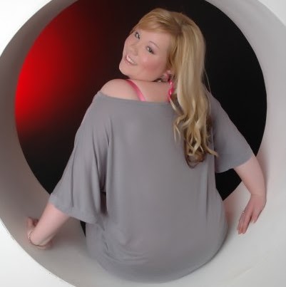 Leanne Lewis Photo 26