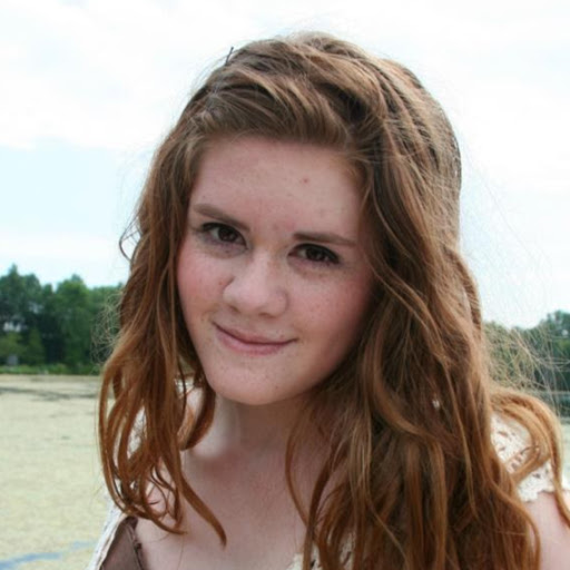 Jacqueline Larsen Photo 21