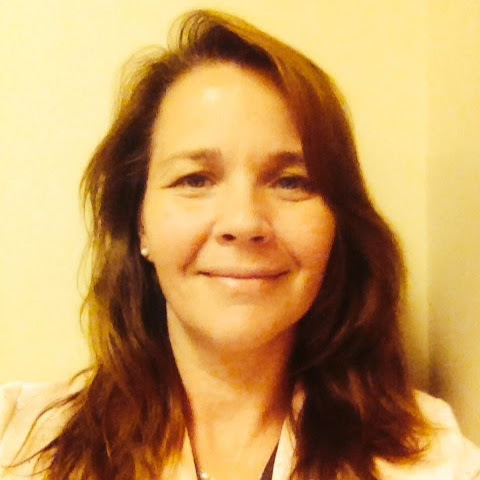 Leah Irvin Photo 8