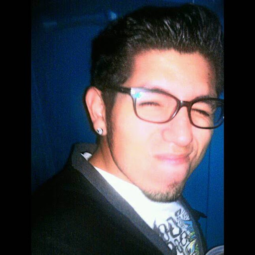 Dennis Robles Photo 26
