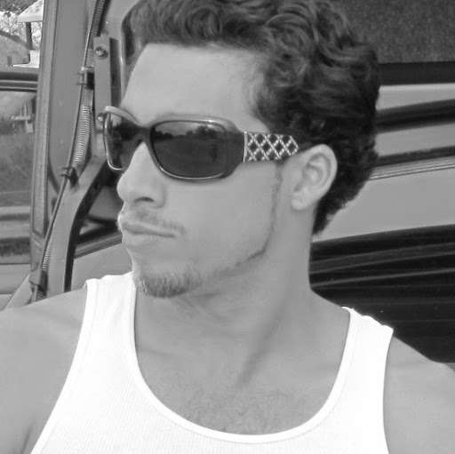 Julian Gomez Photo 39