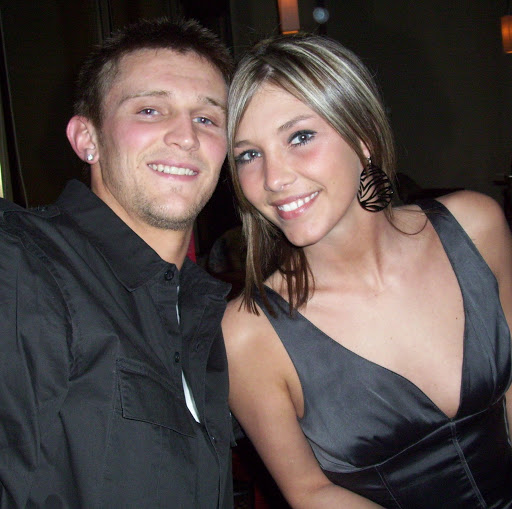 Mindy Martin Photo 30