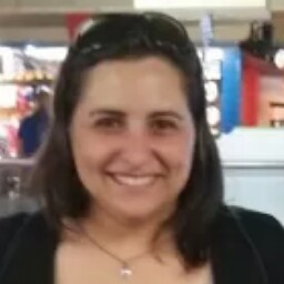 Laura Just Photo 4