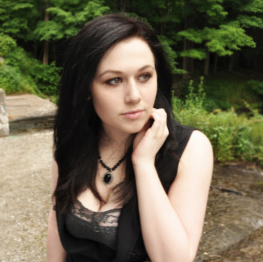 Megan Hunter Photo 31