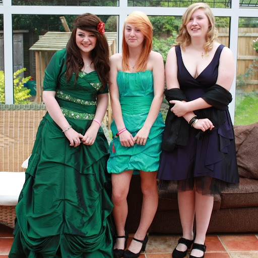 Louise Clarke Photo 20