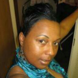 Angela Womack Photo 17