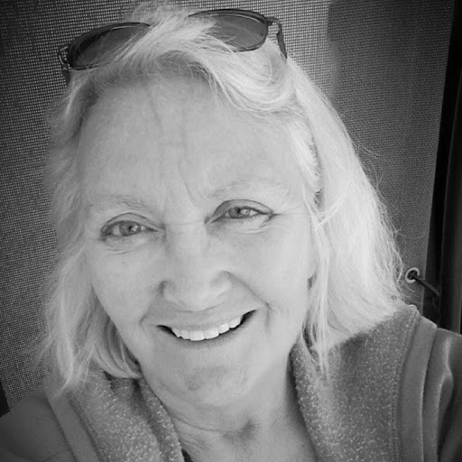 Carolyn Barnes Photo 36