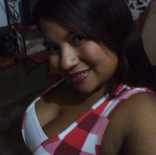 Adriana Almanza Photo 26