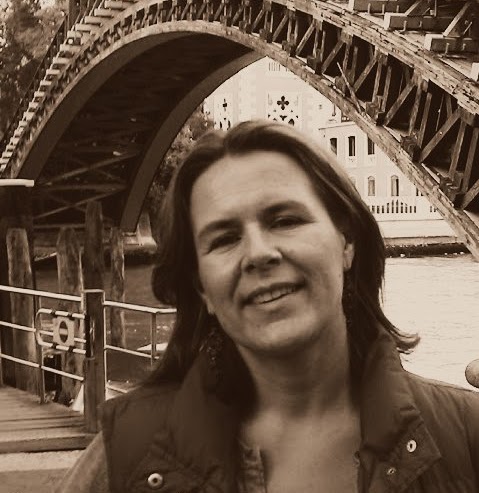 Catherine Farmer Photo 32