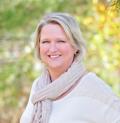 Sarah Young Photo 35