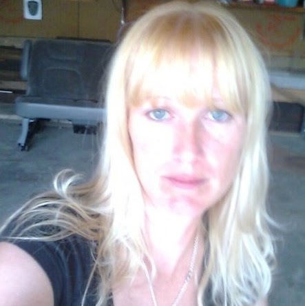 Tracey Barnes Photo 15
