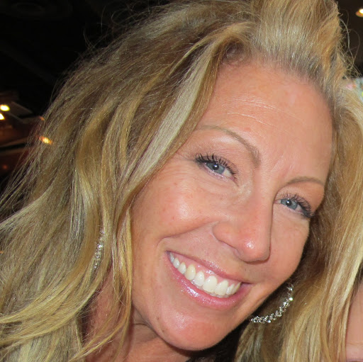 Shannon Meyers Photo 37