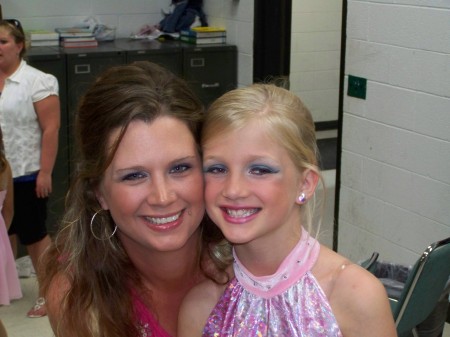 Laurie Sanders Photo 9