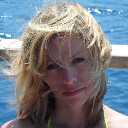 Julia Bryan Photo 27