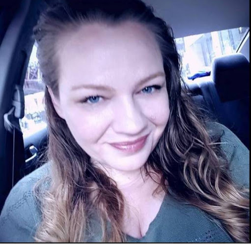 Caroline Sanders Photo 29