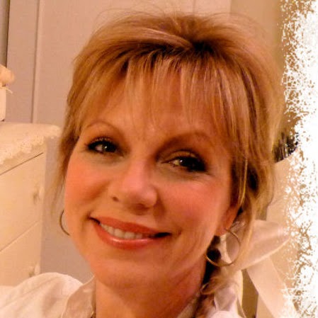 Rebecca Nelson Photo 18