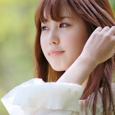 Lora Sharp Photo 15