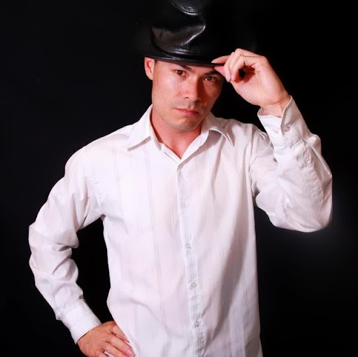 Jamie Banks Photo 12