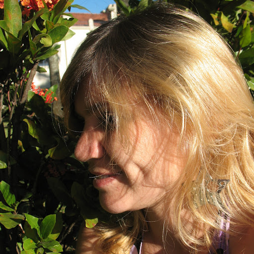 Lucia Aguilar Photo 5