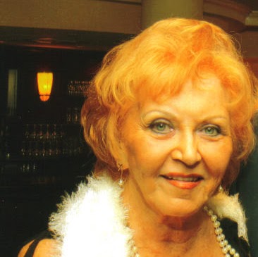 Kathleen Davey Photo 25