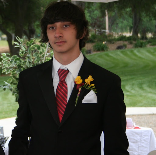 Adam Flores Photo 9