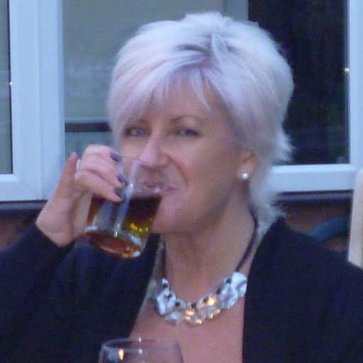 Alison Little Photo 18