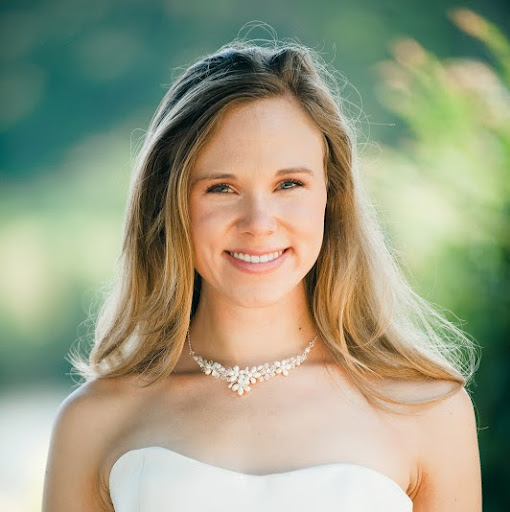 Julia Ernst Photo 9