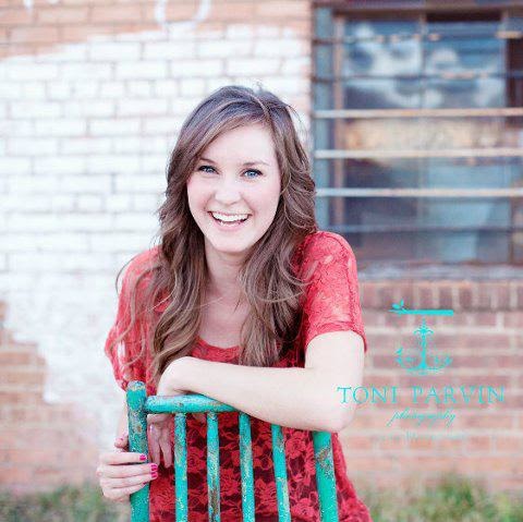 Michelle Ellis Photo 32