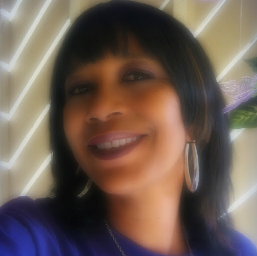 Renee Anderson Photo 5