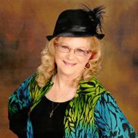 Sandy Thompson Photo 33