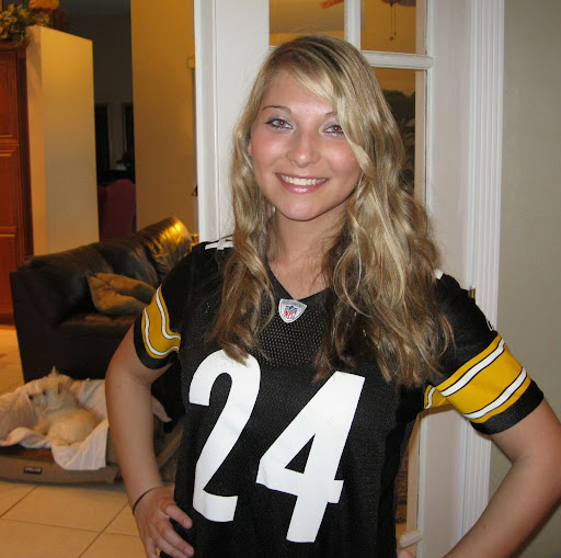 Julie Levin Photo 42